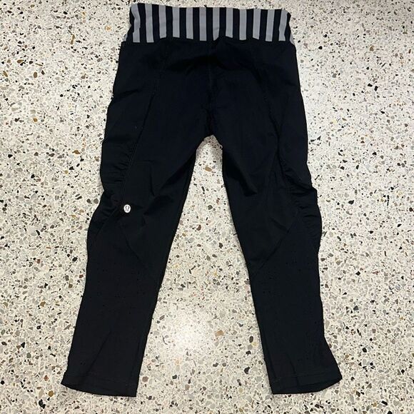 Lululemon black crop leggings 4 - Picture 1 of 6